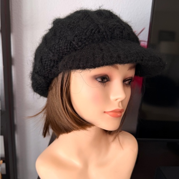 Vintage Knit Fuzzy Black Wool Beret - Picture 5 of 6